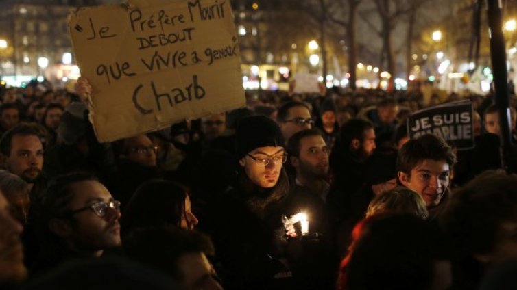 Хиляди със знак на съпричастност "Аз съм Шарли" 