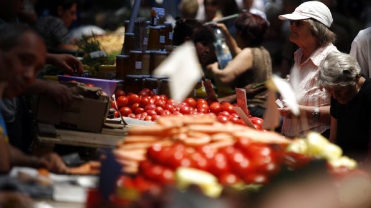 Износът и вносът намаляват с по 3,1% за година