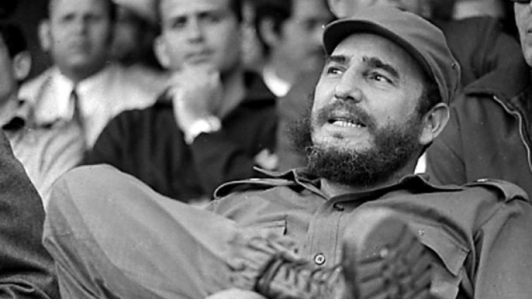 Фидел Кастро е жив, написа писмо на Марадона