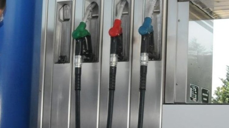 По-евтин бензин не значи по-евтини стоки!