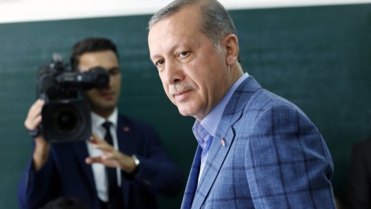Ердоган и президент, и модно гуру в Турция