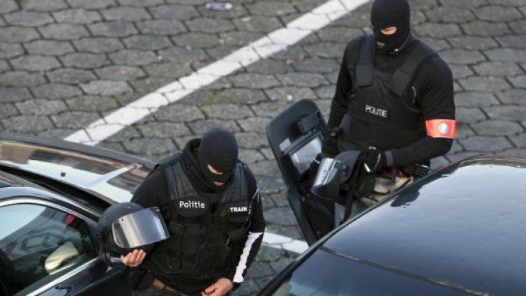 Съучастник на атентаторите от Париж се предаде в Белгия