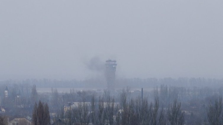 Сепаратистите поели контрола върху международното летище в Донецк