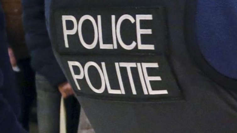 Трима мъже бяха задържани в Брюксел за заплашване на полицаи