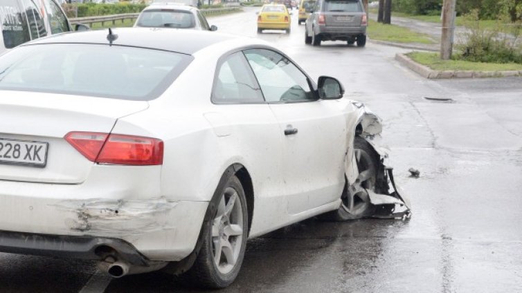 Един човек загина, а 21 са ранени в катастрофите през последните 24 часа