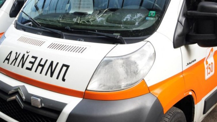 Кола блъсна двама колоездачи в София