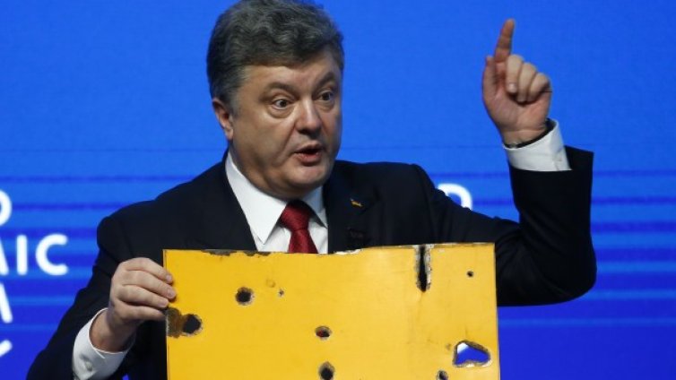 Русия има 9000 военни в Украйна, заяви Порошенко 