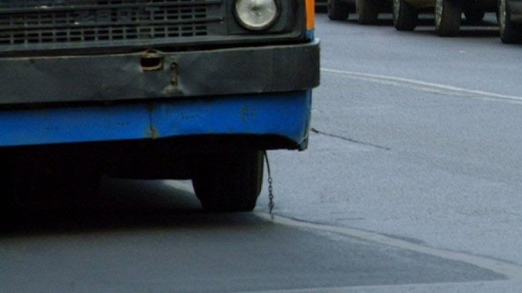 ЧЕЗ отложи спирането на тока на пернишките тролеи