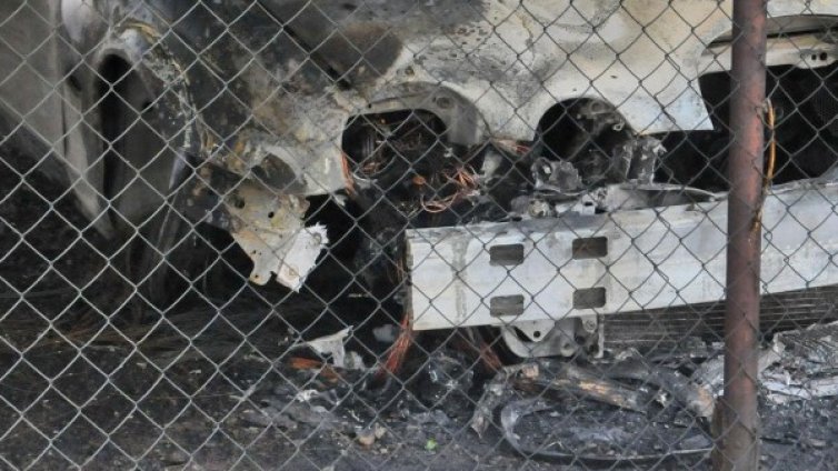 Две коли изгоряха тази нощ на паркинг в Ямбол