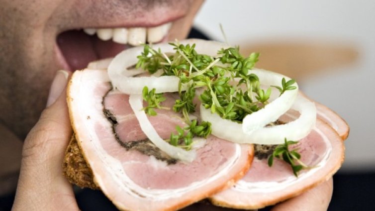 При стрес ядем повече, без да ни е по-сладко