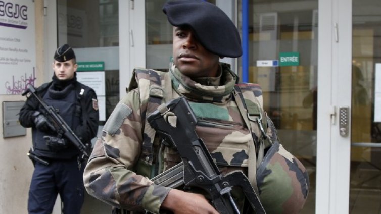 Петима задържани при антитерористична операция в Южна Франция