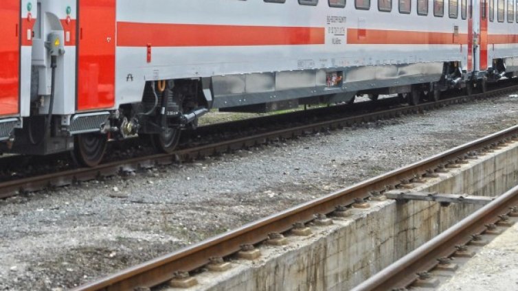 Схемите за кражби на гориво в БДЖ стигали до директор