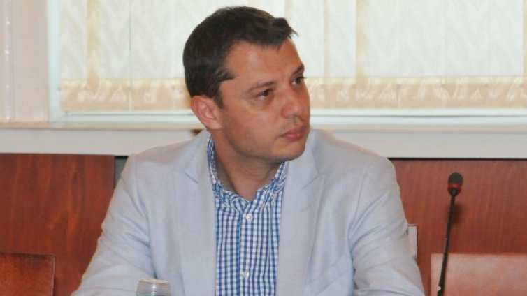 Делян Добрев против разделянето на ДКЕВР на два състава 