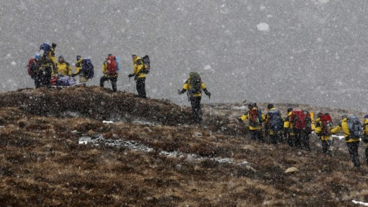 4 часа дириха турист в планината 