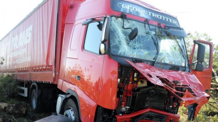 Турски тираджия загина при ПТП на пътя Разград-Русе