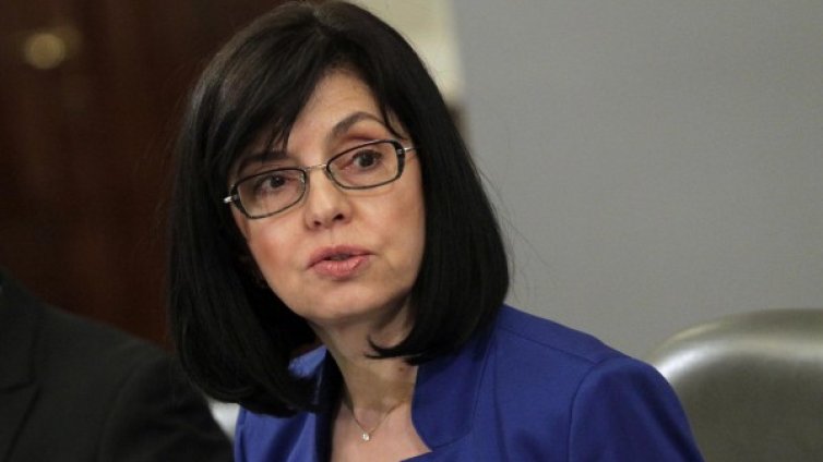 ВСС не може да живее в кула от слонова кост, твърда е Кунева