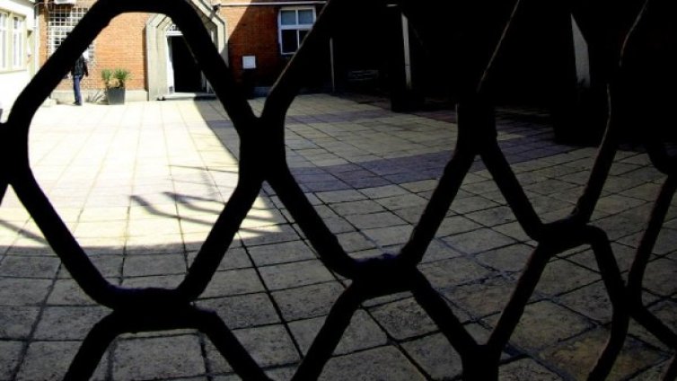 Затвор за крадец, обрал физкултурен салон във Варна