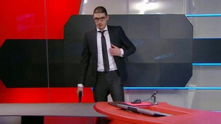 Въоръжен нахлу в холандската обществена телевизия 