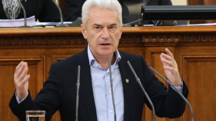 Борисов си дава вид, че вижда нередности, но не прави нищо!