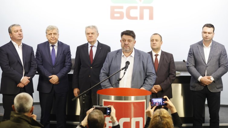 Цялото Изпълнително бюро на БСП, но без Зафиров, подаде оставка 