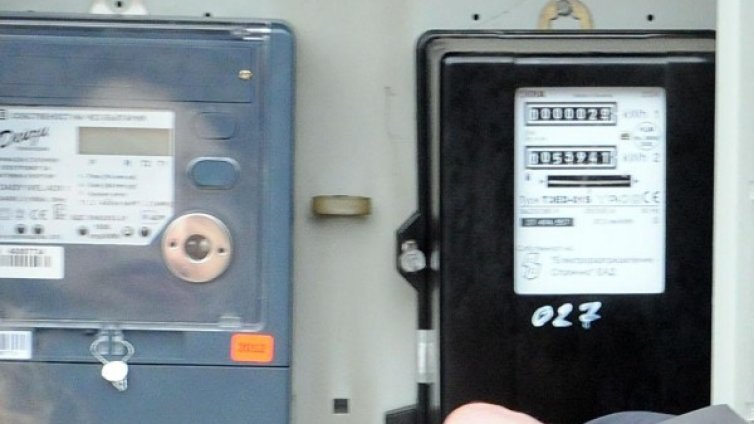 Петкова: Дефицитът в НЕК може да се сви не само със скок на тока