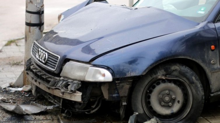 Пиян младеж предизвика катастрофа в Шумен