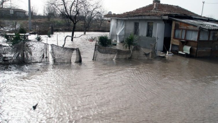 Стихията удари най-силно Смолян, Кърджали и Бургас