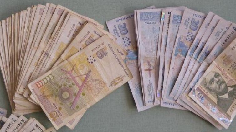 Откраднаха 4200 лв. от възрастна бургазлийка 