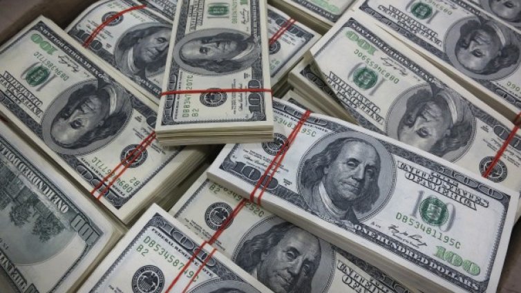 Събраха $230 000 за кола на мъж, ходил пеш по 33 км на ден 