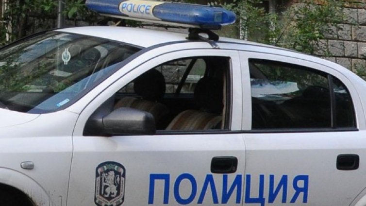Задържаха 41-годишен перничанин, буйствал срещу полицаи