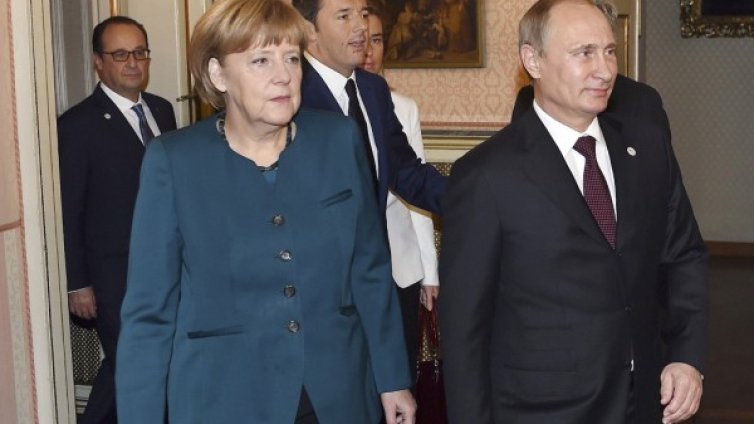 Путин е готов на конструктивни преговори с Оланд и Меркел
