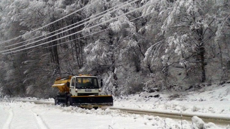  Може да  затварят пътища, за да ги чистят от снега