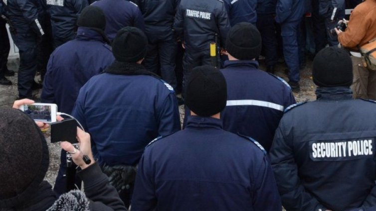 "Червеи" се целела в полицаи предатели, подслушване не е имало 