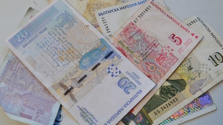 Задигнаха цигари и ваучери за мобилни оператори за 8 200 лв.