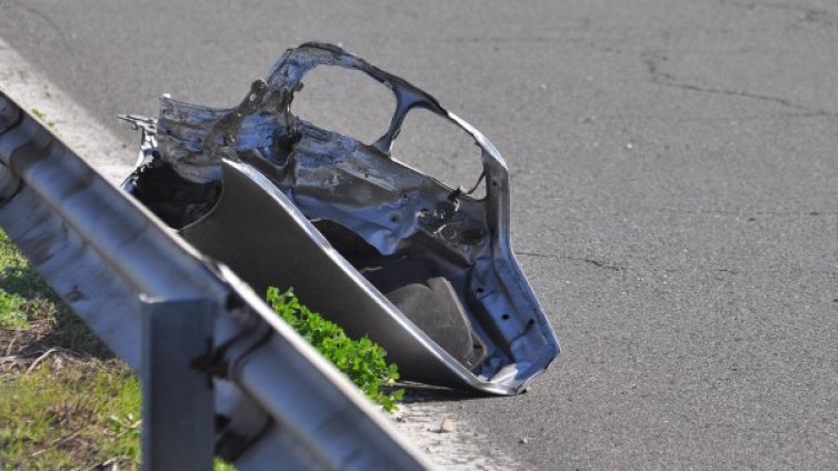 Един човек загина, а 15 са ранени в катастрофи през денонощието