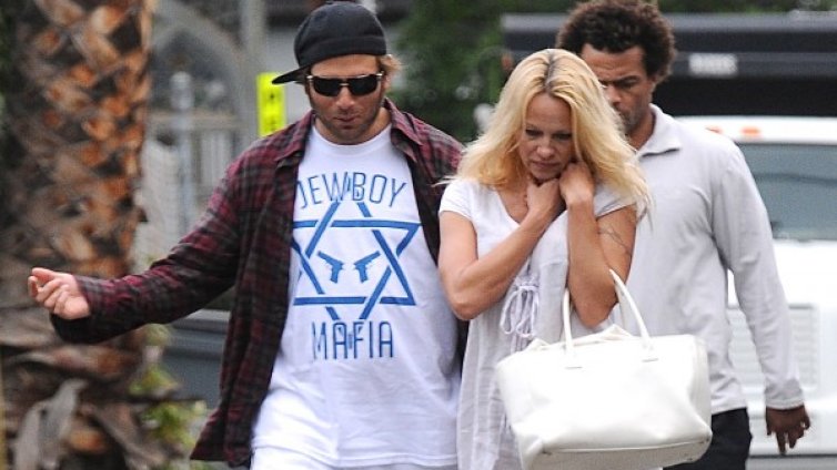 Памела Андерсън се развежда с Рик Саломон за трети път