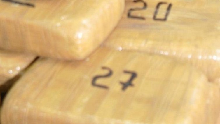 Арестуваха трима за сделка с два килограма хероин 