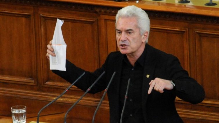 Сидеров призова: Бойкот на кворума срещу новия дълг