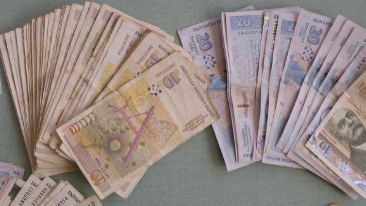 Клиент на игрална зала в Исперих вади нож, ограби крупие