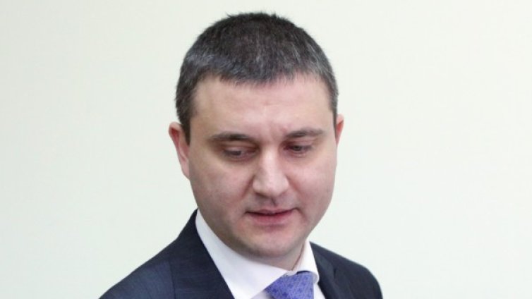 Горанов обеща да говори с НАП за несъбрани 35 млн. лв. на съдебната власт 