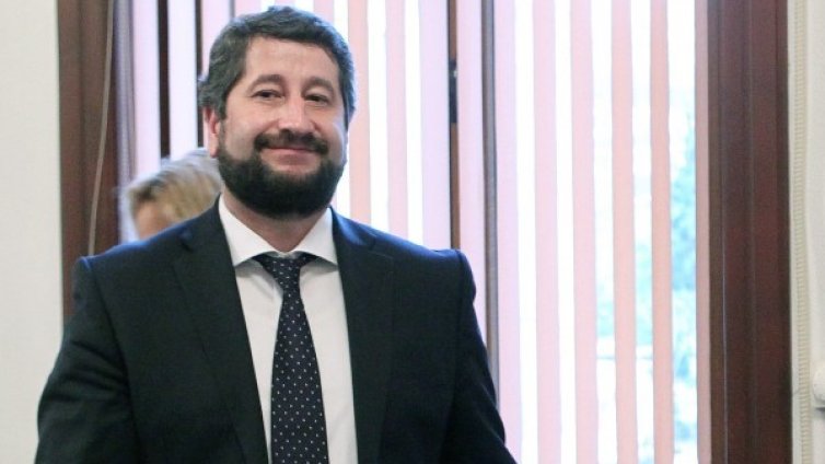 Абсурдно е да се запише, че трябва да осъдим 30 души за корупция!