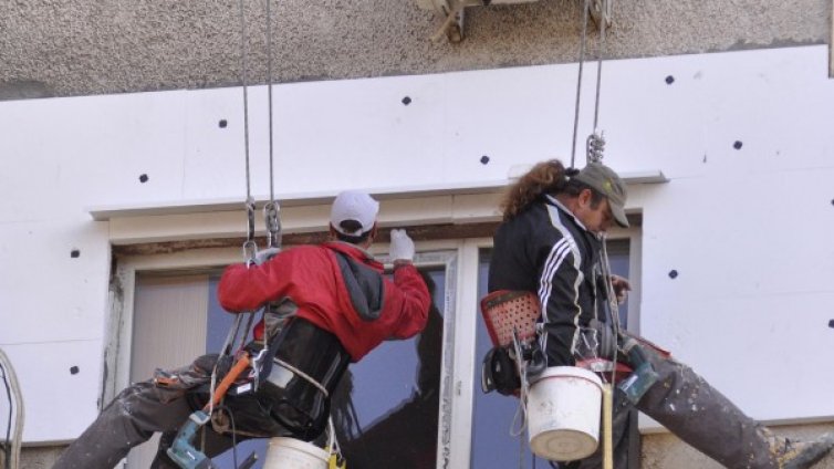 В Русе има опити за саботиране на програмата за саниране, обвини кметът 