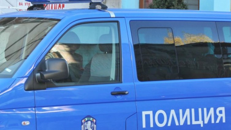 Жена наръга приятеля си смъртоносно във видинско село