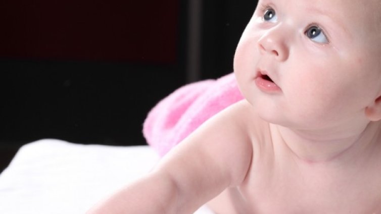 Обичаи от различни части на света, свързани с появата на бебето