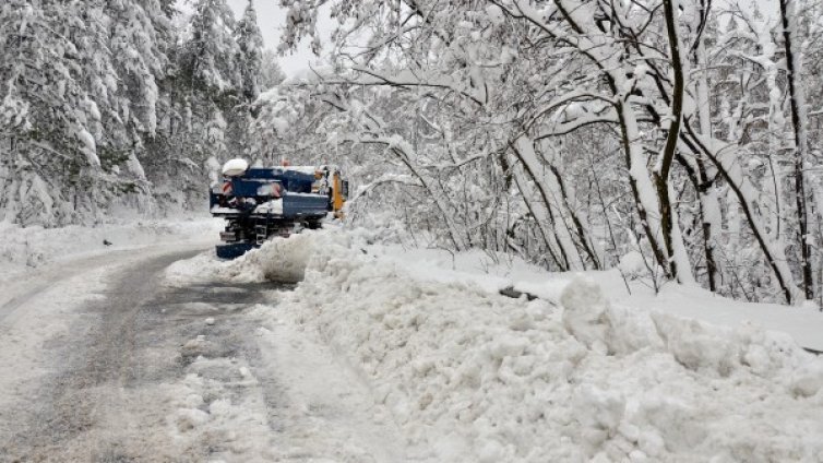 В 4 области и пенсиите закъсаха в преспите