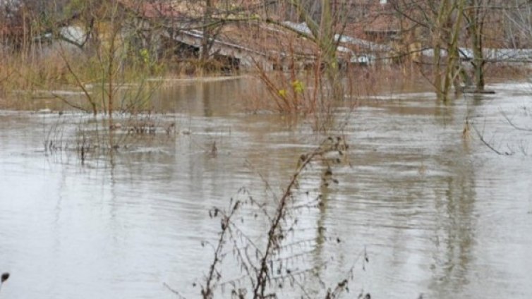 Остава високо нивото на реките в България