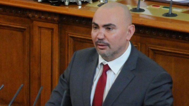 БДЦ зад Бъчварова: Защо МВР да няма умен министър?