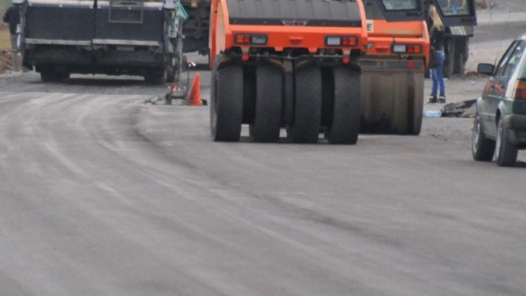 Търси се кой да извърши ремонта на бул. "Владимир Вазов"