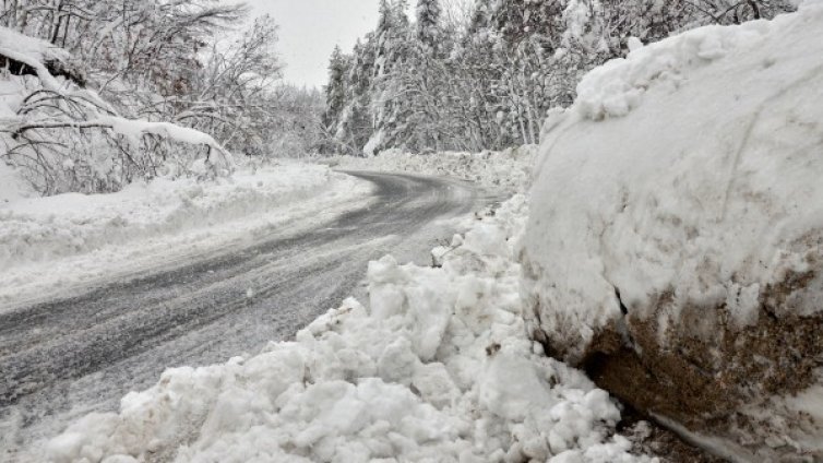 193 селища все още са без ток в областите Кърджали и Смолян