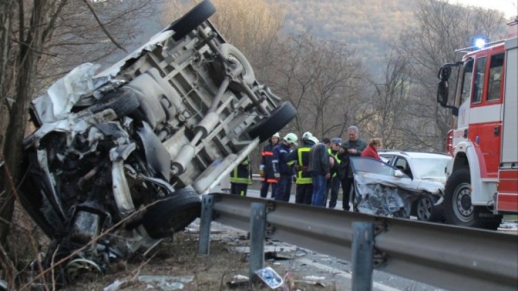 Две жертви и 28 ранени на пътя за денонощието